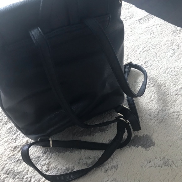 Guess backpack - Picture 4 of 4